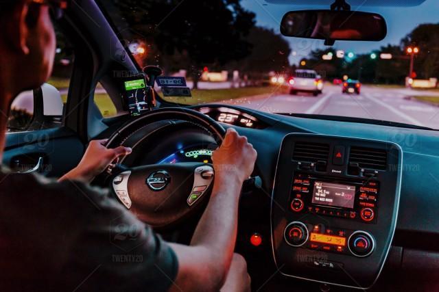 nissan driving at night